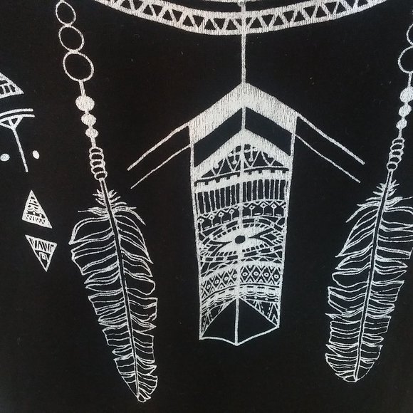 Cap Sleeve L Top Black w/White Dreamcatcher Studs - Picture 4 of 6